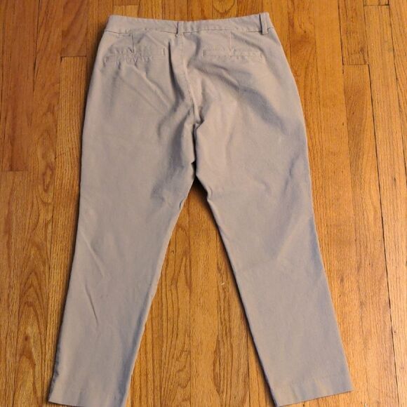 Old Navy Gray Chinos Classic Style - Picture 7 of 8